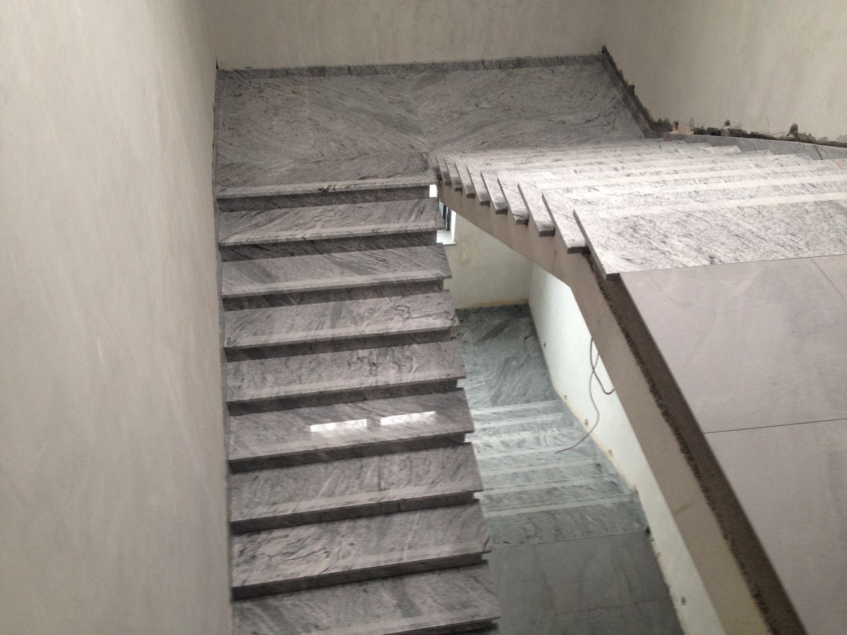marmurowe schody wewnętrzne